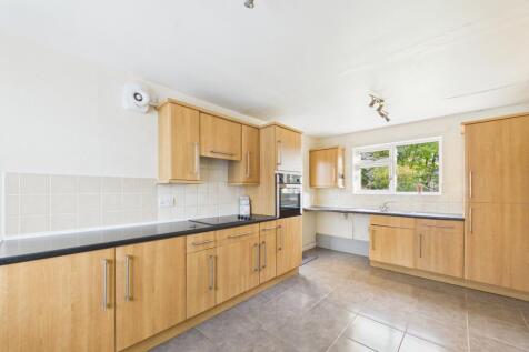 Carsington Crescent, Allestree photo 4