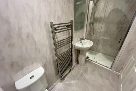 bathroom 1.jpg