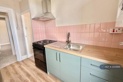 York St, Barnsley, S72 photo 4