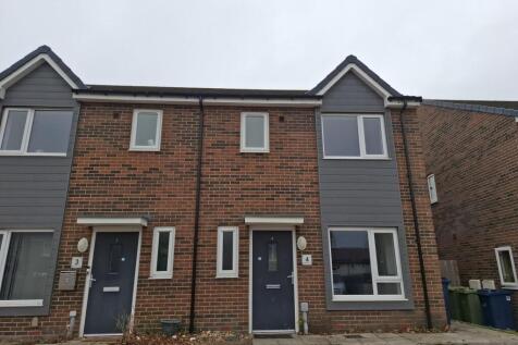 3-bed semi-detached on Whitehaven Close, Houghton-le-spring, Sunderland, £600/mo