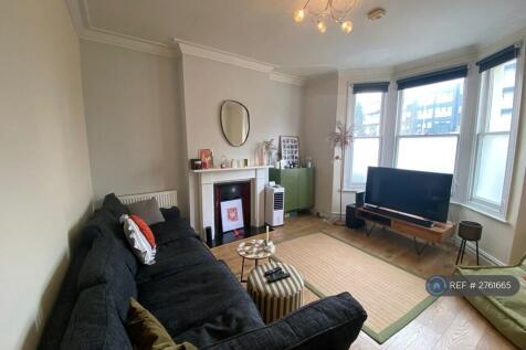 Lounge/Front Reception Room