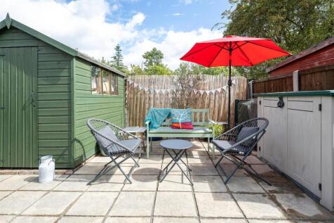 Whitehall Gardens, E4