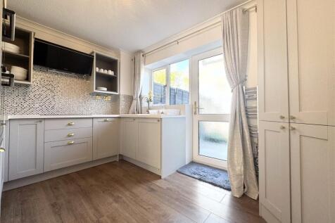 Catmint Close, Woodhall Park, Swindon, SN2 photo 4