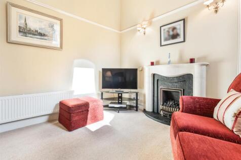 4 bed, 2 bath Detached in Glasgow - Photo 11
