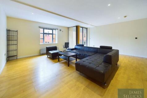 Open Plan Living/Dining Kitchen