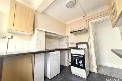 Victoria Road, Ruislip, HA4 photo 3