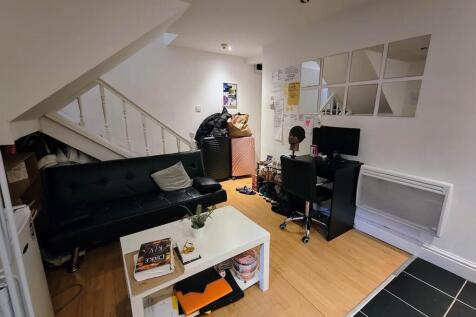 Kitchen living area 