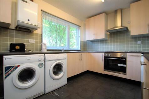 Kitchen (2).JPG