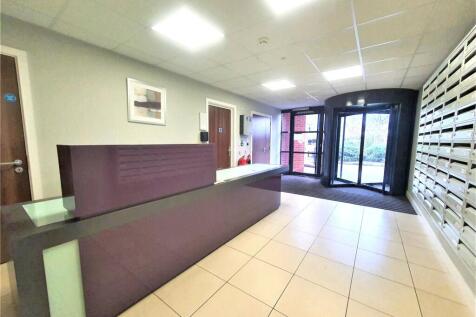 Bath Road, Harlington, UB3 photo 2