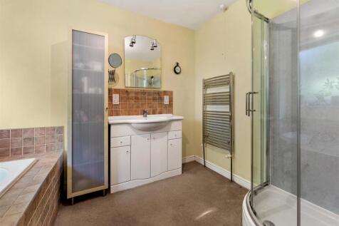 Bed 1 En Suite Bathroom Aspect 2