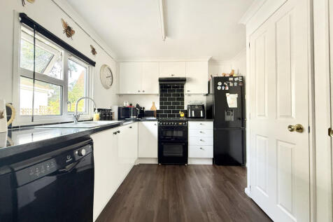 Kitchen 4