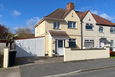 Front shot of property and driveway.jpg