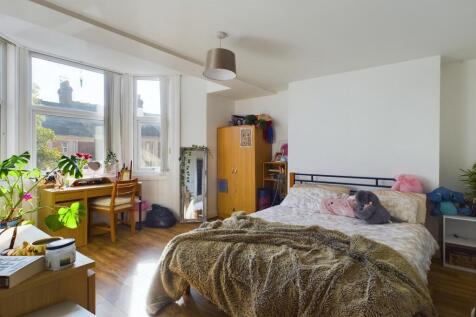 Helmsley Road, Newcastle Upon Tyne photo 5