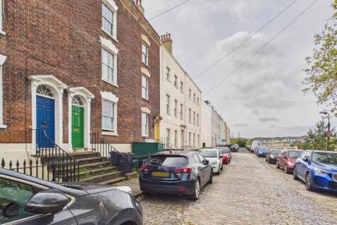 12 - Georgian Townhouse for Auction, Redcliffe, Br