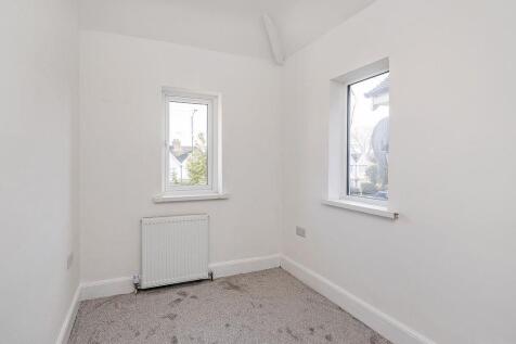 Bedroom 3 Lode Lane.jpg