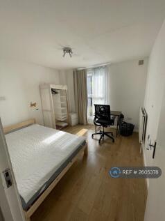 Double Bedroom With Park View