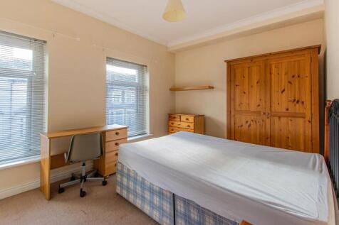 Glenroy Street 145-11.jpg