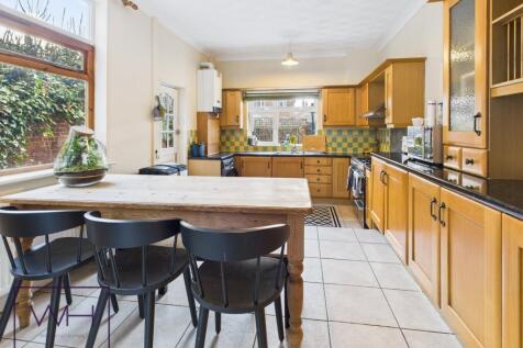 CAM03785G0-PR0217-ST