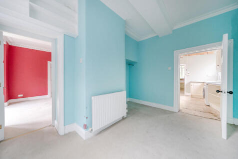 1365666-8-68e9003...