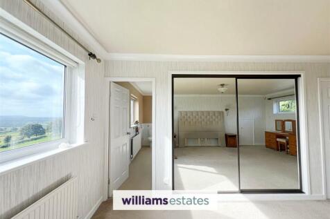 Master Bedroom En-Suite