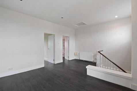 10-0ea6GCWT - TFF - 23 Pember Road - Reception 3-O