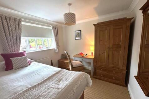 bed 4 vendor pic 1.jpg