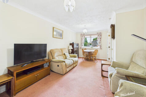 CAM03852G0-PR0312-STILL004