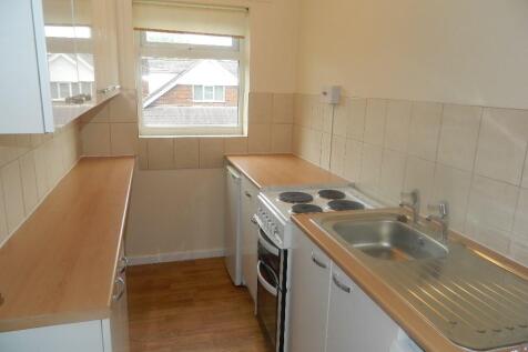 2 Tudor Grange, Court Road, Wrexham, LL13 7RH photo 2