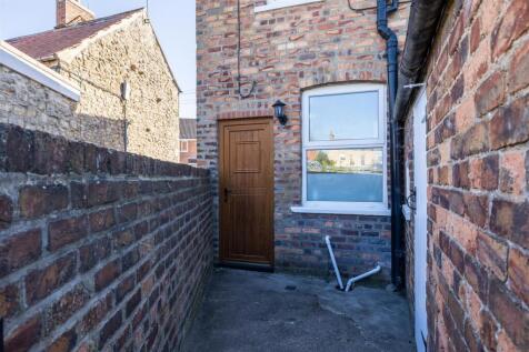 Outgang Road 25 External-6.jpg
