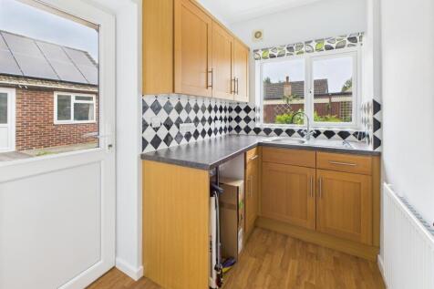 CAM02519G0-PR0295-STILL023