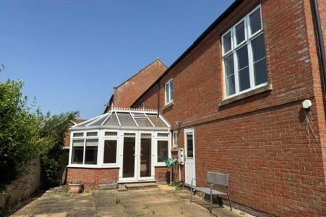 10 Merle Way, Lower Cambourne, Cambridgeshire, CB23 6FE photo 4