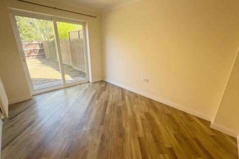 Damson Close, Red Lodge photo 3