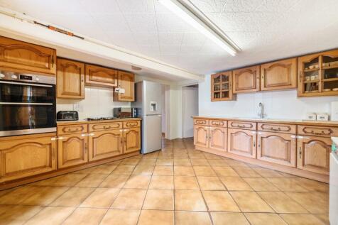 KITCHEN BREAKFAST.jpg