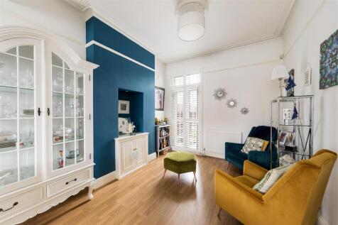 Pretoria Avenue, E17