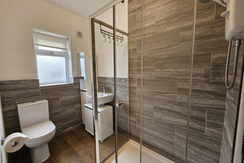 Chester Road, Hartford, Northwich, Cheshire, CW8 photo 4