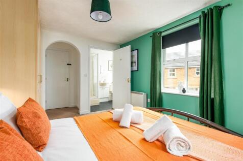Bedroom1_3.jpg