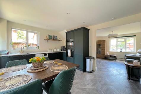 Living Room/Kitchen/Dining Room (1)