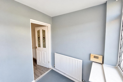 Whitland Drive, Oldham photo 3
