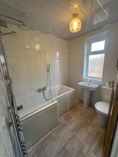Barton Road, Stretford, M32 photo 3