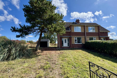 3 Bedroom House - semi-detached for Sale