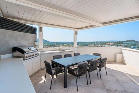 24-santa-ponsa-Meerblick-Villa in moderner Architektur-kaufen-barbecue