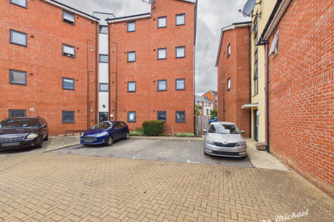 CAM03852G0-PR0776-STILL008