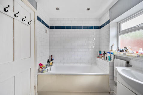 1363060-6-68e5976...