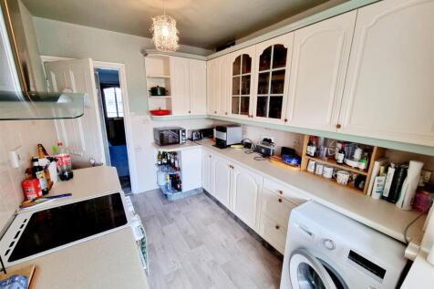 Kitchen 1.jpg