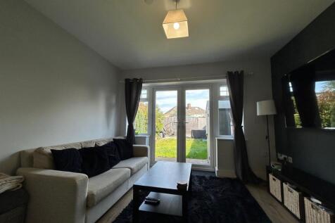 Catherine Close, Poole, BH12 photo 5