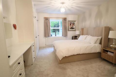 Main bedroom .JPG