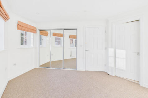 CAM04968G0-PR0081-STILL012