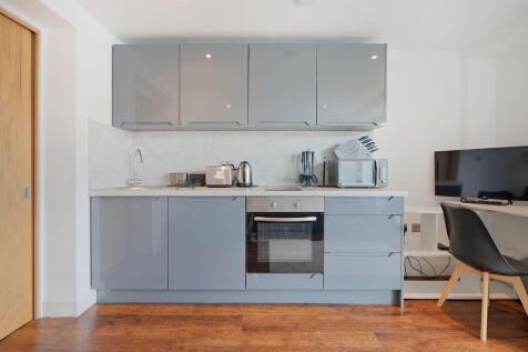 Studio: Kitchen