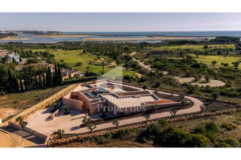 Luxury Contemporary Villa next to Palmares Resort