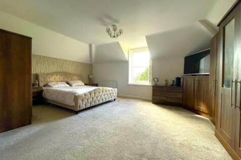 Master Bedroom (Second Floor)